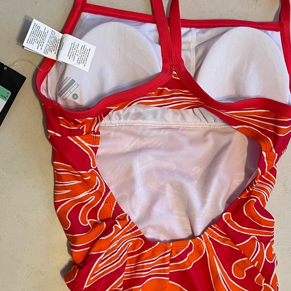🆕Sz 8/Med RACERBACK NIKE Swimsuit Abstract Orange/White/Red—Removable Padding - Picture 3 of 16